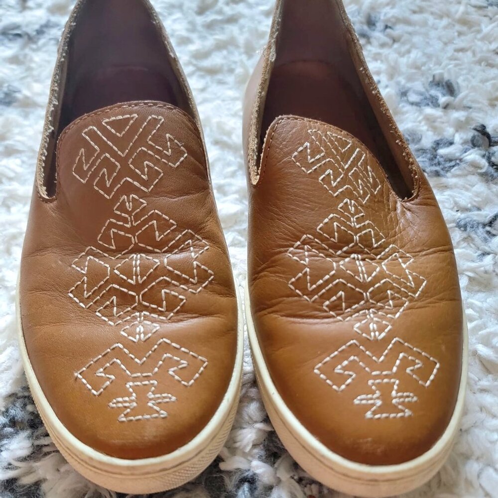 Embroidered Leather slip-ons - Soludos